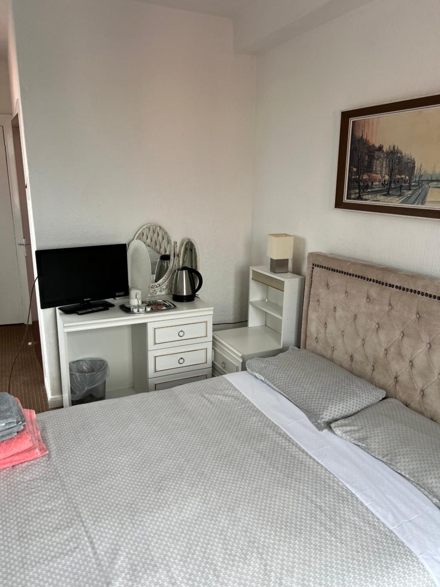 Barley Mow Hotel Pontefract Ngoại thất bức ảnh