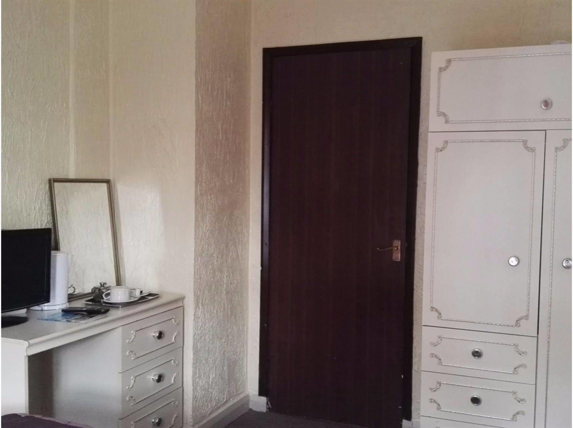 Barley Mow Hotel Pontefract Ngoại thất bức ảnh
