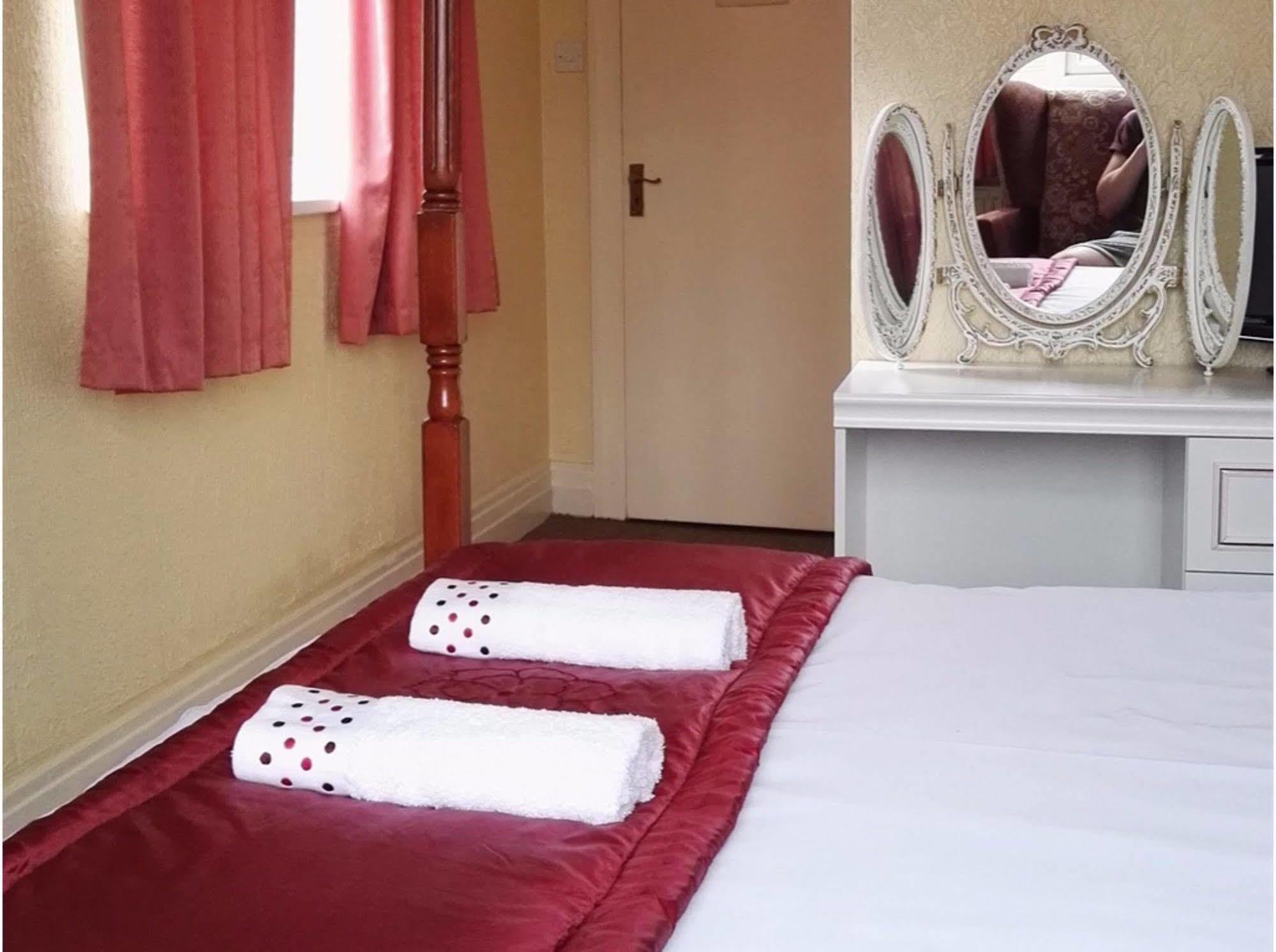 Barley Mow Hotel Pontefract Ngoại thất bức ảnh